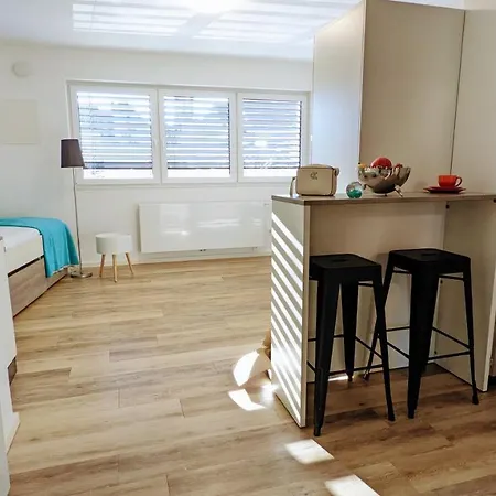 Stilvolles Apartment Mit Parkplatz, Barrierefrei Reinheim Extérieur photo